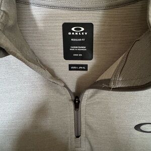 Oakley Men's Light Gray Performance Jacket